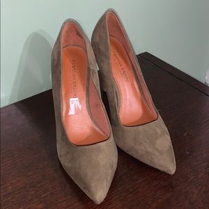 Size 9.5 womens green heels